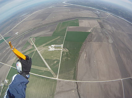aerial, photography, field, Skydiving, Parachuting, Flying, sky, extreme, sport, dom, adventure, air, height, dive, professional, velocity, formation, group, skill, jumpsuit, parachutist, activity, danger, outdoor, flight, falling, jumping, wes harrison, recreation, risk, action, thrill, airborne, altitude, view, exciting, motion, high, active, thrilling, day, one person, airplane, outdoors, aerial view, one man only, transportation, air vehicle, mode of transportation, landscape, nature, real people, environment, airport, men, travel, sign, aerospace industry, 2K, CC0, public domain, royalty free