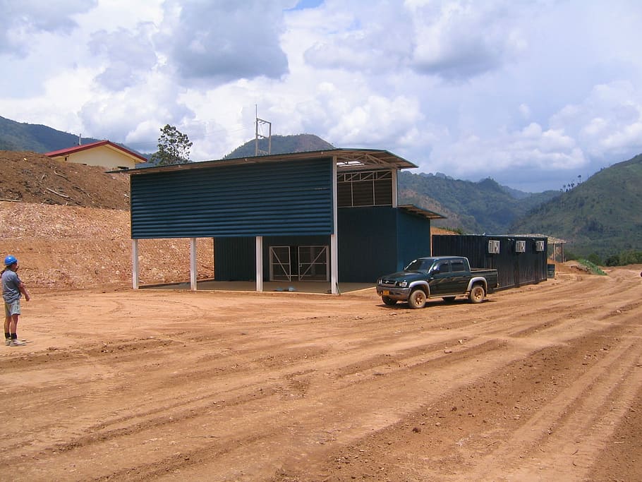 laos, taller, asia, transport, manera de transport, vehicle terrestre, arquitectura, automòbil, núvol - cel, estructura construïda, exterior de l'edifici, cotxe, muntanya, naturalesa, cel, edifici, dia, terra, casa, cap gent, paisatge, vehicle tot terreny, viatjar, 1080P