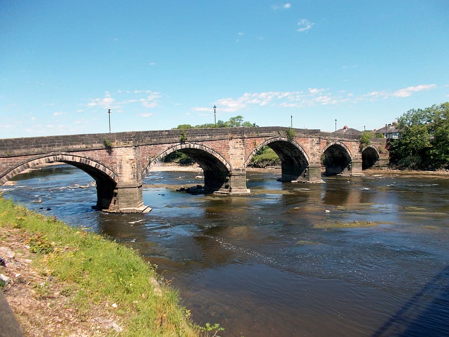 vell, pont, riu, ribble, preston, completat, 1759, connexió, aigua, pont - estructura feta per l'home, estructura construïda, arquitectura, arc, transport, pont d’arc, cel, naturalesa, cap gent, dia, a l'aire lliure, planta, reflexió, núvol - cel, arquejat, 1080P