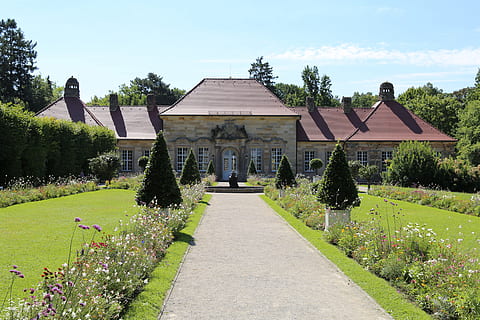 slot, gammel, ældre, historisk, barok, steder af interesse, parkere, plante, hermitage, Bayreuth, arkitektur, bygget struktur, bygning udvendig, træ, himmel, natur, græs, bygning, sti, vejen frem, dag, retning, vækst, ingen mennesker, grøn farve, sky - himmel, formelle have, udendørs, hæk, haven sti, 5K, CC0, offentligt domæne, royaltyfrie