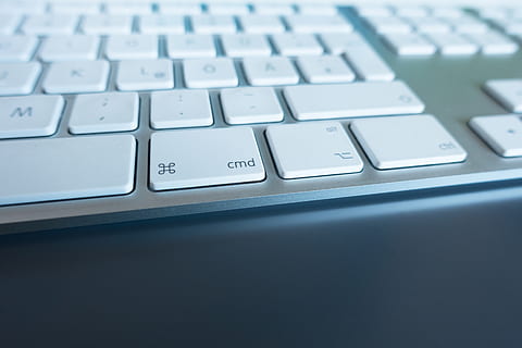 gri tastatură de computer, tastatură, măr, calculator, birou, chei, comanda, accesorii, intrare, datailaufnahme, fotografie macro, tastatura, tehnologie, laptop, cheia computerului, Internet, PC, a închide, Afaceri, comunicare, echipamente de calcul, tehnologia fără fir, conexiune, computere, text, cadru complet, nici o persoana, scrisoare, în interior, alfabet, culoare alba, fundaluri, 5K, CC0, domeniu public, fără drepturi de autor