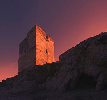 històric, capvespre a la platja de la costa de la costa, concret, edifici, cim del turó, posta de sol, degradat, torre, pedra, castell, torre de vigilància, rosa, cel, color, medieval, antic, fortalesa, espanya, penya-segat, muntanya, paisatge, viatjar, turisme, arquitectura, estructura construïda, exterior de l'edifici, història, el passat, naturalesa, cap gent, color taronja, vista d’angle baix, a l'aire lliure, vespre, bellesa a la natura, cel clar, sòlid, 8K, CC0, domini públic, lliure de regalies