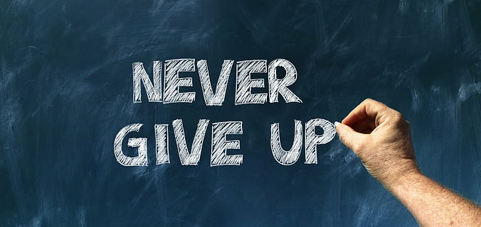 mai, dare, testo, tavola, scuola, compito, mano, partire, compito automatico, Continua, perseveranza, resistenza, bersaglio, ardesia, insegnamento, gesso, imparare, formazione scolastica, lavagna, formazione, spalmato, nero, Università, studia, mano umana, scrittura, comunicazione, parte del corpo umano, una persona, cartello, sceneggiatura occidentale, avvicinamento, uomini, in casa, parte del corpo, occupazione, prospettiva personale, caratteristica della parete, detenzione, giorno, Messaggio, arto umano, 5K, CC0, dominio pubblico, privo di copyright