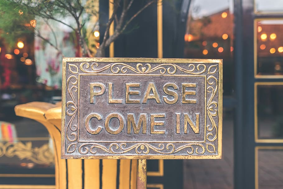 por favor, venha, vintage, placa, loja., Ásia., fotografia com lente tilt-shift, retangular, cor de bronze, sinalização, lado de fora, restaurante, vem isso, tipo, janela, texto, roteiro ocidental, focar em primeiro plano, comunicação, em formação, ninguém, fechar-se, sinal de informação, metal, dia, cidade, arquitetura, iluminado, ao ar livre, borda, rua, padronizar, desenhar, estrutura construída, cardápio, mensagem, 5K