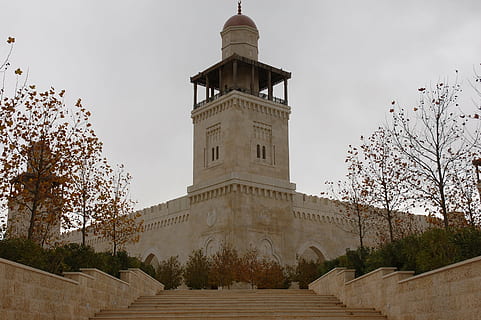 moske, øst, islam, arkitektur, arabisk, muslim, hellig, østlige, tempel, arkitektoniske, tårn, berømte sted, historie, træ, bygning udvendig, bygget struktur, plante, natur, himmel, rejsemål, lav vinkel visning, dag, bygning, klokke tårn, ingen mennesker, fortiden, turisme, tid, udendørs, rejse, ur, regering, 2K, CC0, offentligt domæne, royaltyfrie