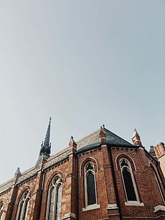 niedrig, Winkel Fotografie, Beton, Backsteinbau, Gebäude, die Architektur, Turm, Mauerwerk, Kirche, Flachwinkelansicht, gebaute Struktur, Himmel, Gebäudehülle, Anbetungsstätte, Glauben, klarer Himmel, Natur, Religion, Tag, Spiritualität, die Vergangenheit, Fenster, Geschichte, kopieren sie platz, keine Leute, Bogen, draußen, 1080P, CC0, gemeinfrei, lizenzfrei