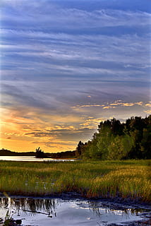 západ slunce, soumrak, krajina, mraky, večer, jezero, odrazy, trochu vody, nebe, québec, Kanada, scenics - příroda, mrak - nebe, krása v přírodě, klid, klidné scény, rostlina, voda, strom, mimoměstské scény, Příroda, oranžová barva, nikdo, idylický, životní prostředí, tráva, venku, 5K, CC0, veřejná doména, bez autorských práv