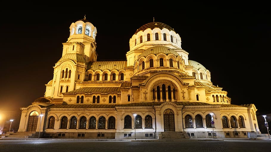 sofia, bulgària, catedral, nit, ortodoxa, cristià, arquitectura, ciutat, viatjar, turisme, símbol, europa, referència, edifici, famós, cultura, Europeu, nevski, alexander, lloc famós, Església, exterior de l'edifici, estructura construïda, destinacions de viatge, il·luminat, història, el passat, naturalesa, façana, cel, cap gent, arc, a l'aire lliure, govern, vista d’angle baix, 5K