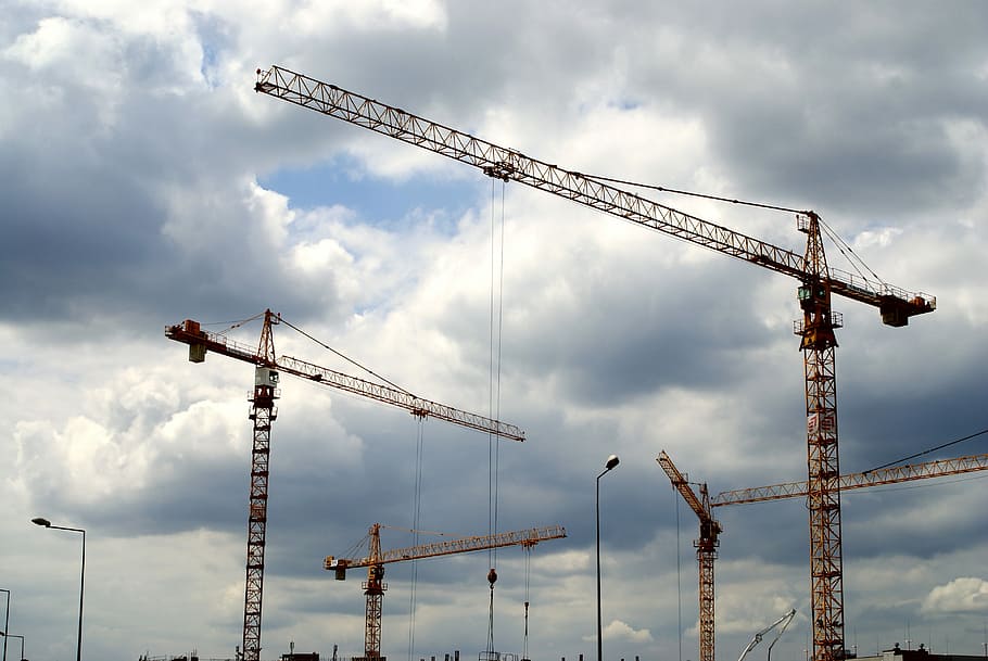 konstruktionskran, kran, konstruktion, bygning, udformningen af, by, himmel, arkitektur, stålkonstruktion, kran - entreprenørmaskiner, industri, byggeplads, udvikling, sky - himmel, maskineri, byggebranchen, byggemaskiner, natur, metal, lav vinkel visning, overskyet, ufuldstændig, bygget struktur, ingen mennesker, byggemateriale, dag, udendørs, legering, stål, industrielt udstyr, 4K