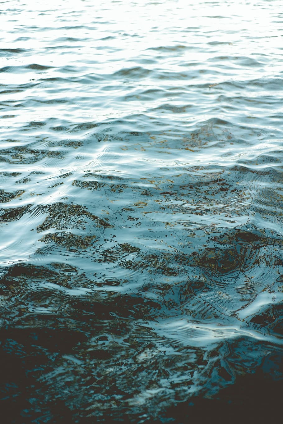grønt hav, tidsmessig fotografering, kropp, vann, refleksjon, innsjø, flate, himmel, klar, våt, kald, falle, høst, blad, speil, Wafe, hav, vannkanten, rippled, ingen folk, dag, natur, skjønnhet i naturen, full ramme, bakgrunn, bevegelse, bølge, ro, høy vinkel visning, utendørs, sport, vannsport, naturskjønnhet - natur, rennende vann, forurensing, 5K