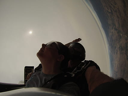 skydive, skákání, padající, extrémní, padák, seskoky, sport, dobrodružství, výška, adrenalin, lidé, dom, zábava, vysoký, skokan, aktivita, nebe, skok, parašutista, nebezpečí, muži, střela do hlavy, dospělý, dva lidé, portrét, jednotnost, nízký úhel pohledu, životního stylu, uvnitř, skutečných lidí, sedící, architektura, ženy, Příroda, přeprava, lepení, 2K, CC0, veřejná doména, bez autorských práv