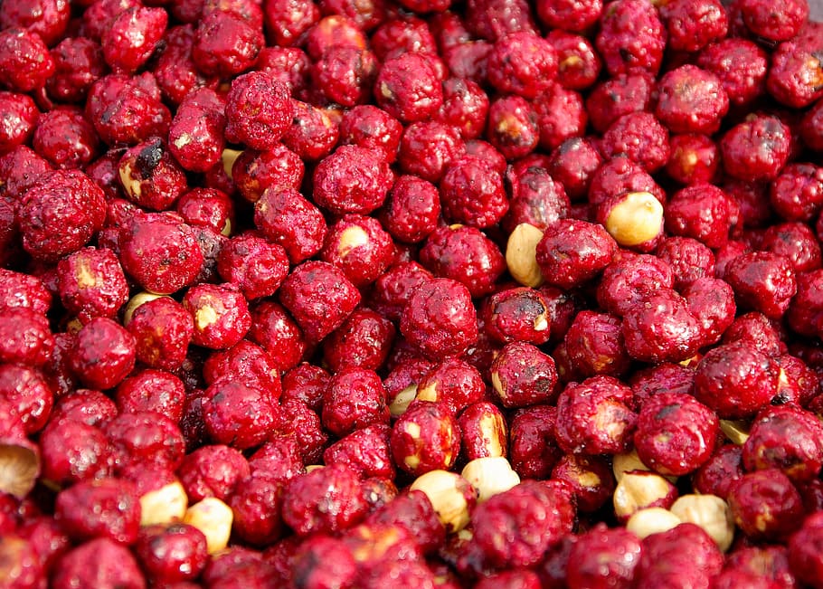 praliné, caramels, dolços, avellanes, pastisseria, menjar i beguda, fruita, menjar, alimentació saludable, vermell, marc complet, abundància, benestar, fruites de baies, fons, gran grup d'objectes, frescor, cap gent, primer pla, nabiu de grua, Munt, fruita de poma, madur, vista d’angle alt, variació, 2K