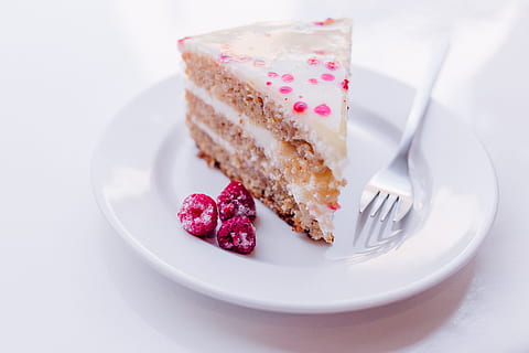 white, plate fork, Raspberry, Cake, Fork, plate, food, dessert, sweet Food, slice, gourmet, fruit, close-up, pastry, baked, no People, cream, refreshment, food And Drink, freshness, snack, studio shot, bread, kitchen utensil, ready-to-eat, sweet, eating utensil, indulgence, temptation, indoors, still life, slice of cake, breakfast, 4K