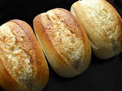paistettu, rulla, aamiainen, rapea, Leivonnaiset, Frisch, ruoka, leipä, ruoka ja juoma, tuoreus, lähikuva, asetelma, sisällä, ei ihmisiä, ranskalainen ruoka, leipää, ruskea, leipomo, hyvinvointi, korkea kulma, musta tausta, terveellinen ruokavalio, patonki, studio ammuttu, myymälä, pulla, 4K, CC0, public domain, rojaltivapaa