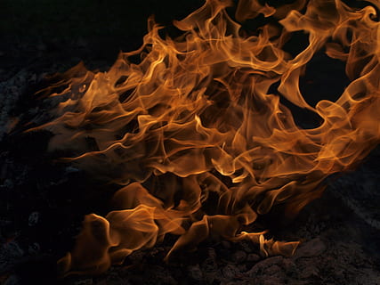 Feuer, Flammen, Verbrennung, Feuer - natürliches Phänomen, Flamme, Hitze - Temperatur, keine Leute, Nacht-, Natur, Kommunikation, schwarzer Hintergrund, Bewegung, Warnschild, Zeichen, Nahansicht, abstrakt, Studioaufnahme, dunkel, Inferno, Lagerfeuer, 2K, CC0, gemeinfrei, lizenzfrei