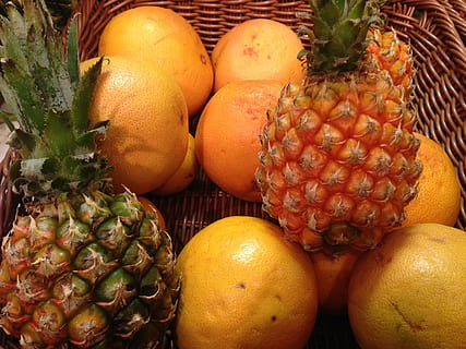 Obst, Ananas, Orange, Zitrusfrüchte, Vitamine, Markt, Koch, Restaurant, exotisch, köstlich, Essen, Lebensmittel, Gelb, Grün, Korb, Afrika, Asien, Frische, Zitrusfrucht, reif, Orangenfrucht, gesundes Essen, Essen und Trinken, Wohlbefinden, orange Farbe, Tropische Frucht, keine Leute, Stillleben, Nahansicht, Tag, große gruppe von gegenständen, Wahl, 2K, CC0, gemeinfrei, lizenzfrei