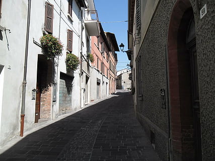Bertinoro, ศูนย์ประวัติศาสตร์, Romagna, เนินเขา, สถาปัตยกรรม, ภายนอกอาคาร, โครงสร้างที่สร้างขึ้น, อาคาร, ทิศทาง, ทางข้างหน้า, ย่านที่อยู่อาศัย, แคบ, เมือง, ซอย, ธรรมชาติ, วัน, มุมมองลดลง, ไม่มีคน, ฟุตบาท, ถนน, ท้องฟ้า, หน้าต่าง, กลางแจ้ง, แสงแดด, ยาว, 1080P, CC0, โดเมนสาธารณะ, ค่าลิขสิทธิ์ฟรี