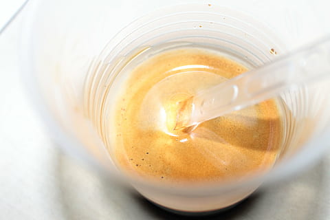 kaffe, pause, koffein, espresso, morgenmad, kop, aroma, Vågn op, drikke, spændende, køkken, kaffebønner, hed, kaffepause, Italien, espressokopper, cirkel, cappuccino, kakao, varme, mad og drikke, forfriskning, mad, indendørs, tæt på, ingen mennesker, glas, studio skud, friskhed, drikkeglas, krus, høj vinkel visning, velvære, husholdningsudstyr, mejeriprodukt, varm drikke, 4K, CC0, offentligt domæne, royaltyfrie