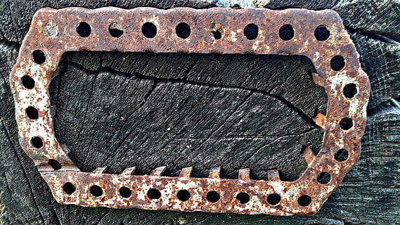 ferro, arbre, òxid, vellesa, taules, metall, patró, primer pla, rovellat, textura, cap gent, forma, forma geomètrica, cercle, dia, forat, disseny, resistent, vell, vista d’angle alt, a l'aire lliure, marró, deteriorament, sol objecte, obsoleta, efecte texturat, 4K, CC0, domini públic, lliure de regalies
