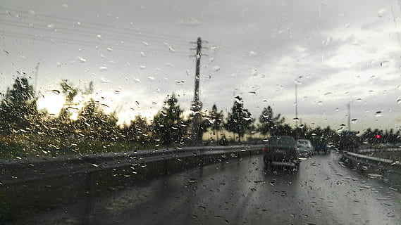 Teheran, sollys, skyer, regn, bybilledet, vej, iran, gade, solnedgang, glas, bil, urban scene, transportmidler, våd, vejr, dråbe, land køretøj, vand, transportform, vindue, motor køretøj, glas - materiale, gennemsigtig, himmel, natur, regntiden, køretøj interiør, regndråbe, ingen mennesker, udendørs, skybrud, bil synspunkt, tur, 4K, CC0, offentligt domæne, royaltyfrie