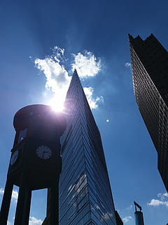 potsdamer, espai, Berlín, gratacels, arquitectura, escena urbana, estructura construïda, torre, exterior de l'edifici, ciutat, edifici d'oficines, cel, vista d’angle baix, exterior d’edifici d’oficines, llum solar, edifici, alta - alta, oficina, flare de la lent, modern, naturalesa, dia, cap gent, destinacions de viatge, raig de sol, sol, a l'aire lliure, districte financer, rellotge, fletxa, 2K, CC0, domini públic, lliure de regalies