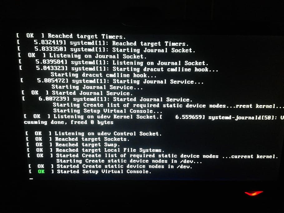 sistema operatiu, comanda, shell de comandaments, os, xen, sistema operatiu, linux, fedora, fons, tecnologia, a l'interior, cap gent, il·luminat, lluminositat, comunicació, text, pantalla, dades, nombre, guió occidental, connexió, llenguatge informàtic, pantalla del dispositiu, monitor d’ordinador, primer pla, ordinador, equips informàtics, fosc, signe, software de l'ordinador, codificació, interfaç gràfica d'usuari, 4K