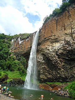 cascadă, râu, chuvisqueiro, rau mic, apă, stâncă, scenics, obiect de rocă, formatie rock, mişcare, scenice - natura, expunere lungă, natură, apă curgătoare, frumusețe în natură, zi, teren, cer, copac, solid, destinații de călătorie, plantă, putere în natură, care cade apa, în aer liber, curgere, 2K, CC0, domeniu public, fără drepturi de autor