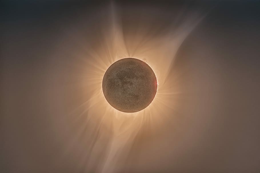 Eclipsi solar, lluna plena, lluna, eclipsi, els raigs del sol, sol, cràter, cel, planeta solitari, makeday, amor, desaprofitar, Via Làctea, galàxia, estrella, arbre, terra, cap gent, llum solar, cercle, forma geomètrica, raig de sol, forma, bellesa a la natura, fenomen natural, naturalesa, flare de la lent, a l'aire lliure, color taronja, escenics - natura, tranquil·litat, astronomia, espai i astronomia, 5K