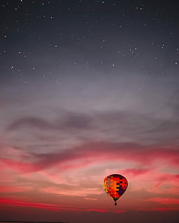 flyvende, flerfarvede, hed, luftballon, rød, sort, himmel, gylden, time, stjerne, ballon, Sky, flyve, sky - himmel, skønhed i naturen, natur, scenics - natur, varmluftballon, solnedgang, transportmidler, luftfartøj, orange farve, Midt i luften, lav vinkel visning, plads, ingen mennesker, nat, stjerne - rum, astronomi, eventyr, udendørs, ballooning festival, 4K, CC0, offentligt domæne, royaltyfrie
