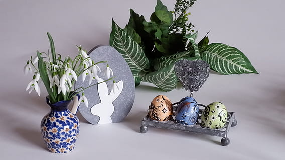 Paști, primăvară, ou, oua de Paste, ghiocel, iepure de câmp, iepurașul de Paște, colorate ouă de Paști, pană, ornament, frunze, floare, în interior, plantă, natură, planta cu flori, natură moartă, ou de Paște, prospeţime, nici o persoana, vază, decor, celebrare, vacanţă, frumusețe în natură, alimente, vulnerabilitate, creştere, cap de floare, aranjament floral, 4K, CC0, domeniu public, fără drepturi de autor