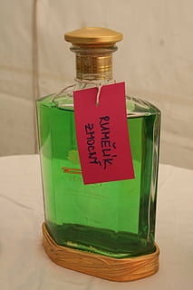 stiklas, padengti, eliksyras, potion, konteineris, tekstą, žalia spalva, Vakarų scenarijus, stiklas - medžiaga, patalpose, skaidrus, komunikacijos, nėra žmonių, lentelė, stiklainis, Iš arti, butelis, natiurmortas, raudona, sutelkti dėmesį į naujas žinias, maisto, etiketėje, Maistas ir gėrimai, ženklas, pranešimą, 4K, CC0, Viešasis domenas, nemokamai