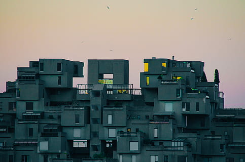 negre, pintat, industrial, edifici, edifici industrial, arquitectura, escena urbana, exterior de l'edifici, paisatge urbà, estructura construïda, cap gent, tecnologia, il·luminat, indústria, fàbrica, a l'aire lliure, cel, posta de sol, naturalesa, cel clar, repetició, gran grup d'objectes, barri residencial, vespre, còpia espai, en fila, negocis, ciutat, apartament, 4K, CC0, domini públic, lliure de regalies