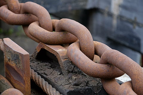 textură, culoare, şir, ruginit, metal, lanţ, a închide, putere, zi, conexiune, să se concentreze asupra primelor elemente, nici o persoana, solid, în aer liber, atașat, texturată, durabilitate, rezistență, natură, Siguranță, natură moartă, echipament, protecţie, fiabilitate, 2K, CC0, domeniu public, fără drepturi de autor