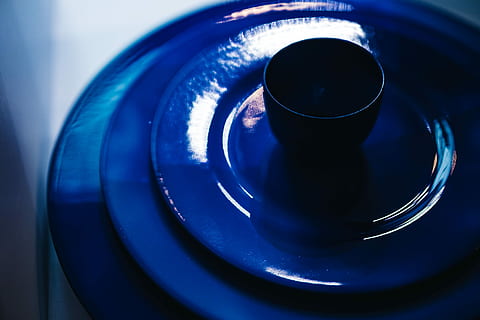 ceramic, pottery, Collection, dishes, dishware, kitchenware, tablecloth, blue, liquid, close-up, circle, indoors, no people, day, food and drink, cup, drink, mug, refreshment, coffee, coffee cup, table, coffee - drink, still life, crockery, saucer, household equipment, selective focus, high angle view, freshness, caffeine, 4K, CC0, public domain, royalty free
