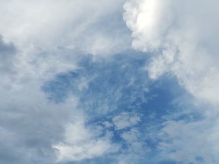 ciel, Azur, nuage, nuage - ciel, beauté dans la nature, faible angle de vue, couleur blanche, tranquillité, paysages - nature, personne, la nature, arrière-plans, scène tranquille, cloudscape, bleu, idyllique, journée, en plein air, environnement, duveteux, météorologie, douceur, climat, 4K, CC0, domaine public, libre de droits