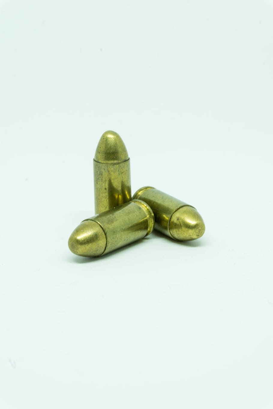 střelivo, míč, projektil, okraj, cílová, usa, výstřel, střílet, veřejný záznam, Amerika, kazeta, 45acp, 762, lovec, zbraň, mosaz, odstřelovač, pistole, studio shot, nikdo, jídlo a pití, kulka, zlaté barvy, bílé pozadí, pilulka, uvnitř, medicína, stálý život, kopie prostor, kapsle, dávka, detail, vystříhnout, kov, doplněk stravy, vysoký úhel pohledu, zdravotnictví a lékařství, skupina objektů, dva objekty, 5K