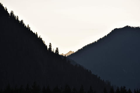 straturile, fotografie silueta, munţi, Munte, copac, strat, întuneric, natură, peisaj, silhoutte, amurg, nikon, răsărit, apus de soare, lac, pădure, plantă, scenice - natura, frumusețe în natură, liniște, o scenă liniștită, cer, nici o persoana, scenă non-urbană, siluetă, creştere, teren, conifer, Brad, mediu inconjurator, temperatura rece, în aer liber, pini de pădure, 4K, CC0, domeniu public, fără drepturi de autor