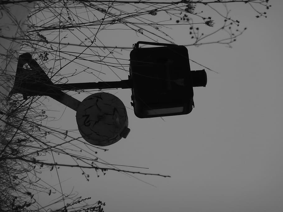 Frequenzweiche, Schiene, alt, zug, Eisenbahn, alt, Zug, Signal, mechanisch, Kreuzung, Ampel, keine Leute, draußen, Straßenschild, Winter, kahler Baum, Flachwinkelansicht, Himmel, Baum, Natur, hängend, Pflanze, Ast, klarer Himmel, Tag, Zeichen, Kommunikation, Laterne, Beratung, Dämmerung, Lichtanlage, Transport, Dekoration, 2K