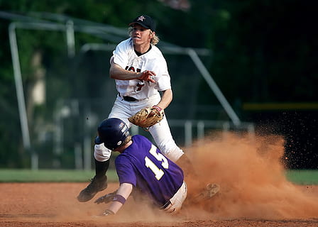 Baseball, Baseballspieler, abspielen, Spiel, Sport, Läufer, männlich, sportlich, Athlet, Wettbewerb, Aktion, werfen, Helm, zweite Basis, Infield, spielen, weiterführende Schule, Teenager, Base, Handschuh, rutschen, Staub, Baseballuniform, Baseball - Sport, Erwachsene, Sportuniform, Leistungssport, Kleidung, Männer, in voller Länge, Menschen, Sportler, junger Erwachsener, Profisport, Stadion, Mitte Erwachsener, Anstrengung, schlagen, Aggression, 1080P, CC0, gemeinfrei, lizenzfrei