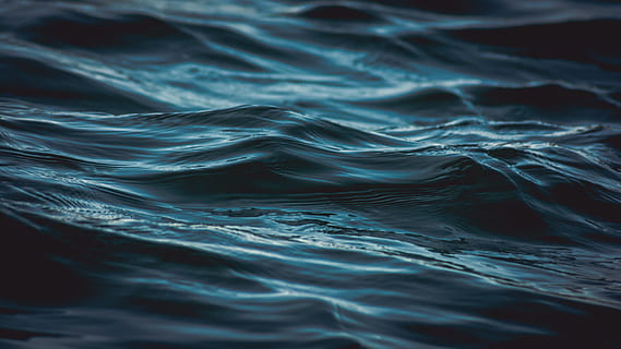 ondas de agua foto, superficial, fotografía de enfoque, cuerpo, olas de agua, enfoque superficial, fotografía, cuerpo de agua, antecedentes, resumen, ola, naturaleza, agua, onda, líquido, azul, mar, superficie del agua, modelo, reflexión, patrón de onda, ondulado, fotograma completo, fondos abstractos, nadie, movimiento, de cerca, al aire libre, superficie, texturizado, patrón natural, concéntrico, pureza, efecto texturizado, 5K, CC0, dominio público, libre de derechos