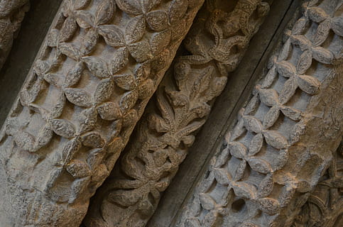 Textur, Probe, Klasse, Kunst, Geschichte, Kunst und Handwerk, uralt, die Architektur, die Vergangenheit, Schnitzen - Handwerksprodukt, keine Leute, Darstellung, Skulptur, Kreativität, gebaute Struktur, solide, Reiseziele, menschliche Darstellung, Tag, Flachwinkelansicht, Muster, stein material, Wandbau - Funktion, aufwendig, Carving, alte Zivilisation, Basrelief, Archäologie, Architektur und Kunst, 4K, CC0, gemeinfrei, lizenzfrei
