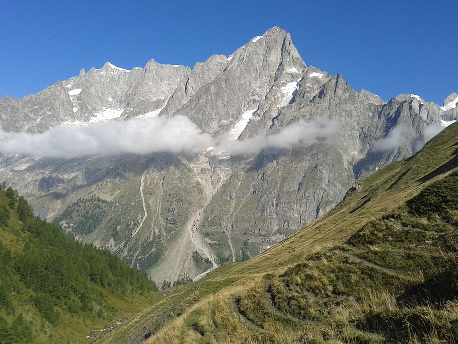 muntanya, cim, panoràmica, neu, naturalesa, valle d'aosta, monti, escenics - natura, Serra, medi ambient, bellesa a la natura, paisatge, escena tranquil·la, cel, tranquil·litat, cap gent, escena no urbana, dia, terra, planta, cim de muntanya, temperatura de fred, vall, a l'aire lliure, pi, arbre de coníferes, muntanya nevada, 2K