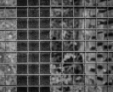gitter, sti, bro, gradient, risiko, højde, atmosfære, arkitektur, bygning, gade, by, makro, tæt, detalje, tæt på, rist, Sikkerheden af, struktur, metal konstruktion, metal, jern, stål, strygejern, fuld ramme, baggrunde, mønster, ingen mennesker, hegn, dag, fokus på forgrunden, udendørs, barriere, høj vinkel visning, grænse, fritidsaktivitet, selektiv fokusering, sikkerhed, 2K, CC0, offentligt domæne, royaltyfrie