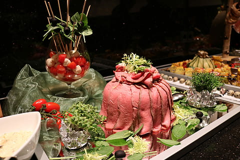 bufet, carne de peste, rece, Frisch, peşte, carne, bufet rece, mânca, alimente, delicios, masă, beneficiu de la, nutriție, sănătos, gustos, gastronomie, gurmand, köstichkeit, foame, restaurant, consistent, bucătărie, Masa de pranz, bucătar, specialitate, curte, gust, intestin, mancare si bautura, mâncat sănătos, fruct, nici o persoana, prospeţime, vegetal, bunăstare, piaţă, alegere, natură moartă, variație, cu amănuntul, de vânzare, stand de piață, aranjament, zi, Afaceri, a închide, natură, afișare cu amănuntul, 5K, CC0, domeniu public, fără drepturi de autor