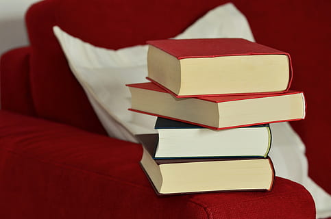 rød, grøn, hardbound, Bestil, bøger, Læs, stak, bogstabel, litteratur, sider, lære, undersøgelse, roman, gennemse, ved godt, læsning, uddannelse, lesenarr, bogorm, læring, bibliotek, indendørs, gave, papir, boks, ingen mennesker, jul, tæt på, bånd, bånd - sy genstand, ferie, kasse - container, fest, overraskelse, emotion, stilleben, studio skud, gaveæske, luksus, 4K, CC0, offentligt domæne, royaltyfrie