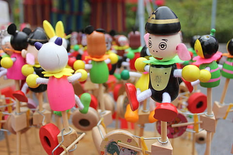 blockhead, puppet, doll, representation, multi colored, large group of objects, toy, human representation, close-up, no people, choice, focus on foreground, creativity, market, retail, variation, business, art and craft, day, abundance, small business, sale, 5K, CC0, public domain, royalty free