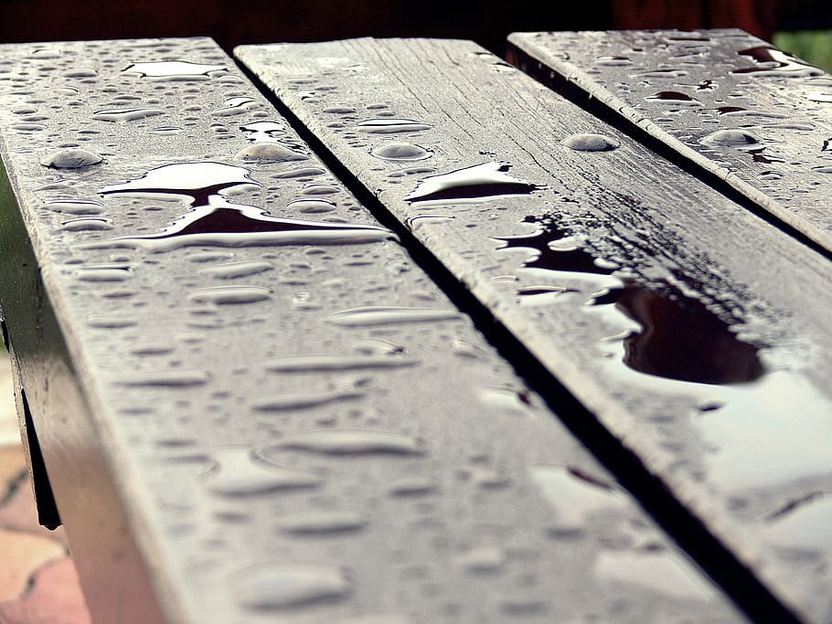 almofada, gotas, macro, madeira, chuva, ninguém, transporte, dia, fechar-se, ao ar livre, molhado, arquitetura, foco seletivo, solta, agua, metal, estrutura construída, natureza, visão de alto ângulo, rua, gota de chuva, quadro completo, cidade, estação chuvosa, 2K