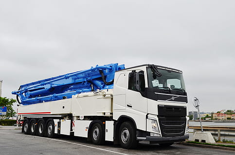 čerpadlo, beton, stroj, stavět, postavit, technologie, junjin, kamionu, volvo, přeprava, nákladní dopravu, komerční pozemní vozidla, přepravě, návěs, průmysl, způsob dopravy, pozemního vozidla, nebe, mrak - nebe, motorové vozidlo, Příroda, silnice, podnikání, přívěs, den, nikdo, zatažený, kontejner, venku, kolo, 4K, CC0, veřejná doména, bez autorských práv