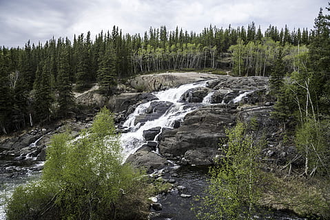 Cameron, Falls, täydellisemmän, näkymä, ingraham-polku, cameron putoaa, Kanada, CSS, pilviä, metsä, maisema, Maisemat, Luoteis-alueet, julkinen, kiviä, taivas, Puut, luonto, vesi, scenics, joki, ulkona, rock - esine, virta, puu, vuori, kauneus luonnossa, virtaava vesi, erämaa-alue, vesiputous, äärimmäinen maasto, kesä, vihreä väri, ei ihmisiä, pilvi - taivas, päivä, kasvi, maisemat - luonto, maa, ei-kaupunkikuvia, tyyneys, ympäristö, vankka, rauhallinen kohtaus, rock, havupuu, mänty, virtaava, mäntymetsät, voimaa luonnossa, 5K, CC0, public domain, rojaltivapaa