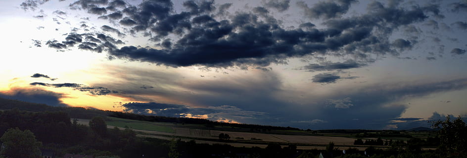 tramonto, nuvoloso, cielo, natura, paesaggio, luce del sole, colore, panoramico, sera, crepuscolo, naturale, all'aperto, scena, clima, Cloudscape, nuvola - cielo, architettura, scenics - natura, ambiente, nessuno, cielo drammatico, esterno dell'edificio, bellezza nella natura, struttura costruita, la tranquillità, tempesta, cielo lunatico, costruzione, città, buio, infausto, 5K, CC0, dominio pubblico, privo di copyright